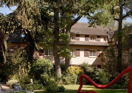 Autovakantie naar Saint-Germain-en-Laye, ten westen van Parijs in een 4*- landhuisstijl hotel incl. ontbijt