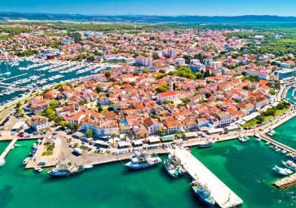 4*-vakantie aan de Kroatische kust van Zadar in Biograd na Moru o.b.v. halfpension incl. vlucht en transfer
