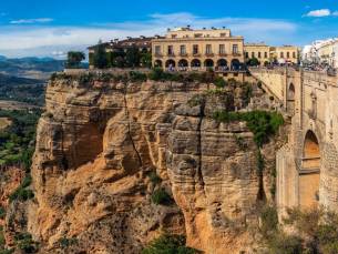 Fly & Drive klassiek Andalusi&euml; incl. vlucht, ontbijt & huurauto