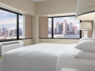 Sheraton Lincoln Harbor Hotel