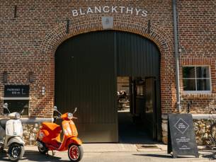 Overnachten in 16e-eeuwse boerderij met brasserie en binnentuin in de Voerstreek net over de grens in Belgi&euml;! Incl. ontbijt of o.b.v. halfpension!