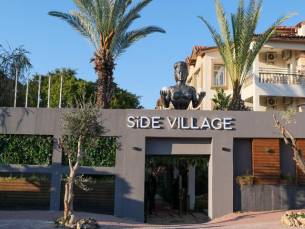 Hotel Side Village Family