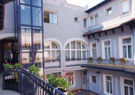 Hotel Baross City