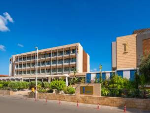 I Resort Beach Hotel & Spa