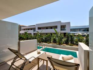 White Olive Premium Hotel