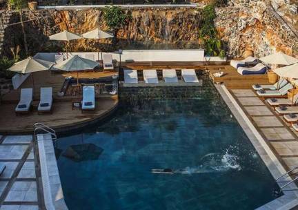 Ultiem ontspannen in een 4*-boutique hotel in Elounda op Kreta! Incl. vlucht, ontbijt en huurauto