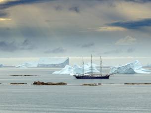 Ostgr&ouml;nland, Scoresby Sund - Polarlichter, Fliegen und Segeln