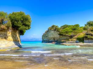 Ontdek Corfu met je huurauto o.b.v. all inclusive incl. vlucht