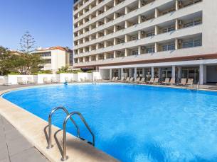 Carcavelos Beach Hotel