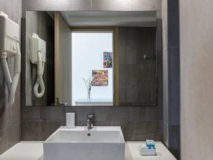 Golden Bay Hotel & Bungalows