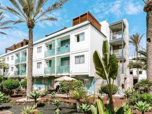 Genieten in een stijlvolle suites in Corralejo, Fuerteventura met ROOFTOP-BAR incl. vlucht en transfer