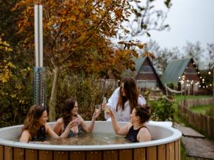 De Wylde m&eacute;t Hottub | 6 Pers.