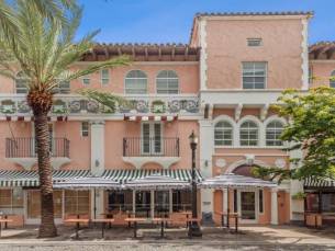 Kasa El Paseo Miami Beach