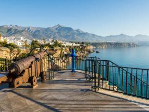 Ontdek Granada en de oostelijke Costa del Sol vanuit Nerja