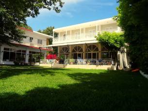 Avra Beach Hotel