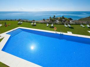 Fly & Go Ol&eacute;e Nerja Holiday Rentals by Fuerte Group