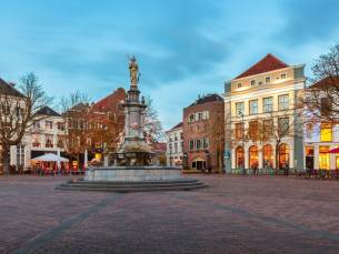 Ontdek de gezellige Hanzestad Deventer met verblijf in 4*-hotel incl. welkomstdrankje, ontbijt + GRATIS parkeren!