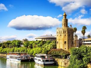 Laat je betoveren door Sevilla en verblijf in een hotel op steenworp afstand van de bezienswaardigheden incl. ontbijt en vlucht!