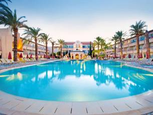 8 daagse vliegvakantie naar Napa Plaza in ayia napa, cyprus