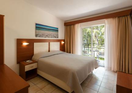 Canvas by Mitsis Messonghi