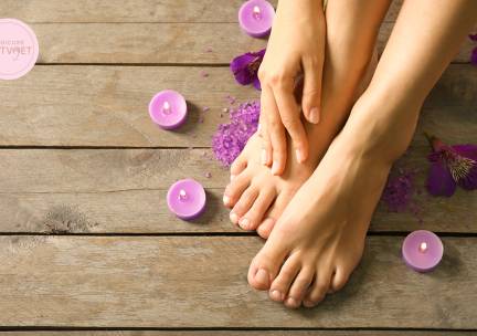 Pedicurebehandeling (45 min) of Russian manicurebehandeling + gellak (60 min)