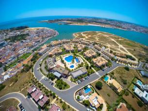 Aparthotel Vitor's Village