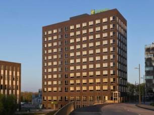 Comfortabel 4*-hotel direct naast Eindhoven Airport en nabij het bruisende centrum van Eindhoven incl. ontbijt