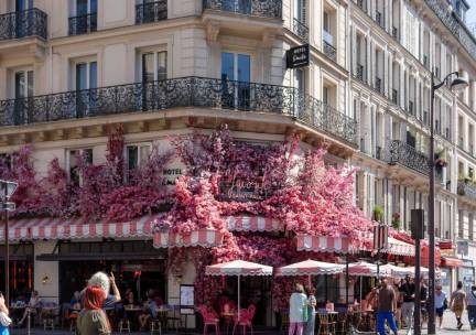 STUNT! ⚡ Ontdek de stad van de liefde: verblijf in hartje Parijs + ontbijt