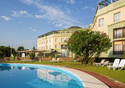 Stedentrip!☀️???? Op naar 4 dagen in het leuke Sevilla incl. prachtig 4*-hotel met zwembad, vlucht en ontbijt