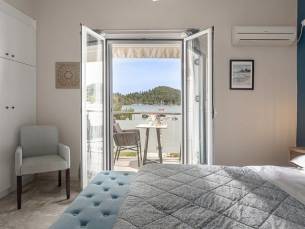 Captain's Seafront Apartments