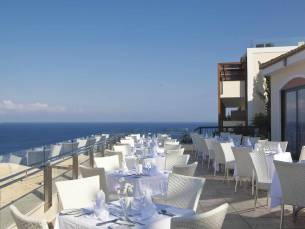 Louis Apostolata Island Resort