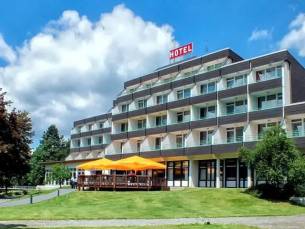 ???? SAUERLAND DEAL: Ontdek de Duitse bergen! Laad helemaal op in het gezellige Hochsauerland nabij Winterberg incl. wellness, uitgebreid ontbijt en 1x hoofdgerecht