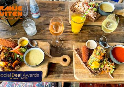 3-gangen keuzelunch bij Strandpaviljoen Oranje Buiten aan het Markermeer