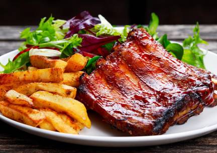 Onbeperkt spareribs + salade + friet in hartje Geldrop