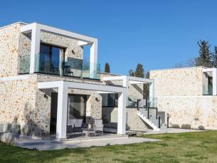 Rans Luxury Villas & Suites