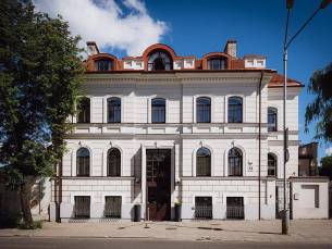 Moon Garden Art Hotel