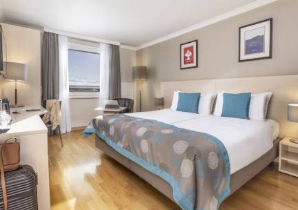 Everness Hotel & Resort