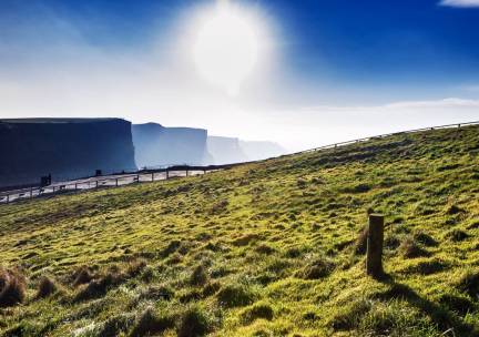 Ontdek winters Ierland tijdens een prachtige fly & train incl. vlucht, ontbijt en treinreizen