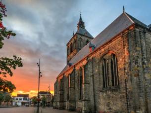 NERGENS GOEDKOPER! ⚡ Culinair genieten tijdens een 3-daagse vakantie in een sfeervol hotel in het pittoreske Ootmarsum incl. ontbijt, 1een 4-gangen dagmenu en GRATIS parkeren