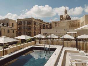 San Karlu Hotel