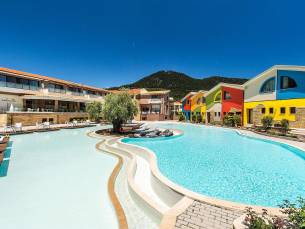 Alexandra Golden Boutique