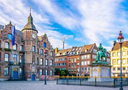 Ontdek het veelzijdige D&uuml;sseldorf vanuit een luxe 4*-hotel incl. ontbijt en gratis gebruik van fitness en sauna