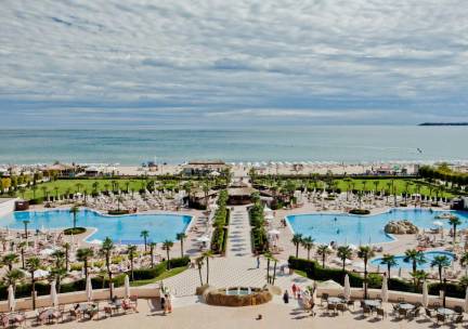 Dit Majestic Beach Resort