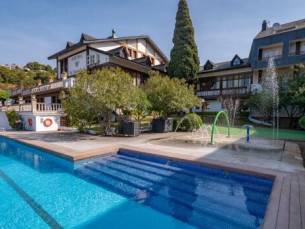 Santa Susanna Resort