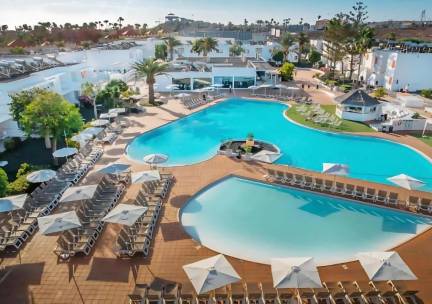 4*-resort op het zonnige Fuerteventura nabij het strand en centrum van Corralejo incl. vlucht en o.b.v. halfpension of all-inclusive
