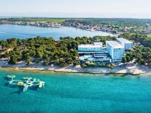 8 daagse vliegvakantie naar Pinija in petrcane, kroatie