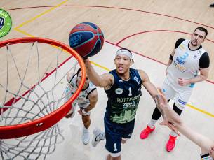 voor basketbalwedstrijd