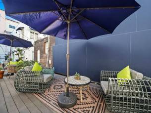 Chesterfield Hotel & Suites