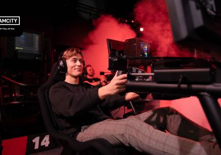 Formule 1-experience bij Samcity Simracen in Hoorn