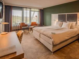 Geniet 3, 4, 5 of 6 dagen in een luxe 4*-hotel direct aan het strand van Terschelling in een DELUXE kamer incl. ontbijt, welkomstdrankje & GRATIS parkeren!